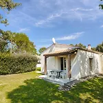 Holiday home Maison Proche Et Centre *